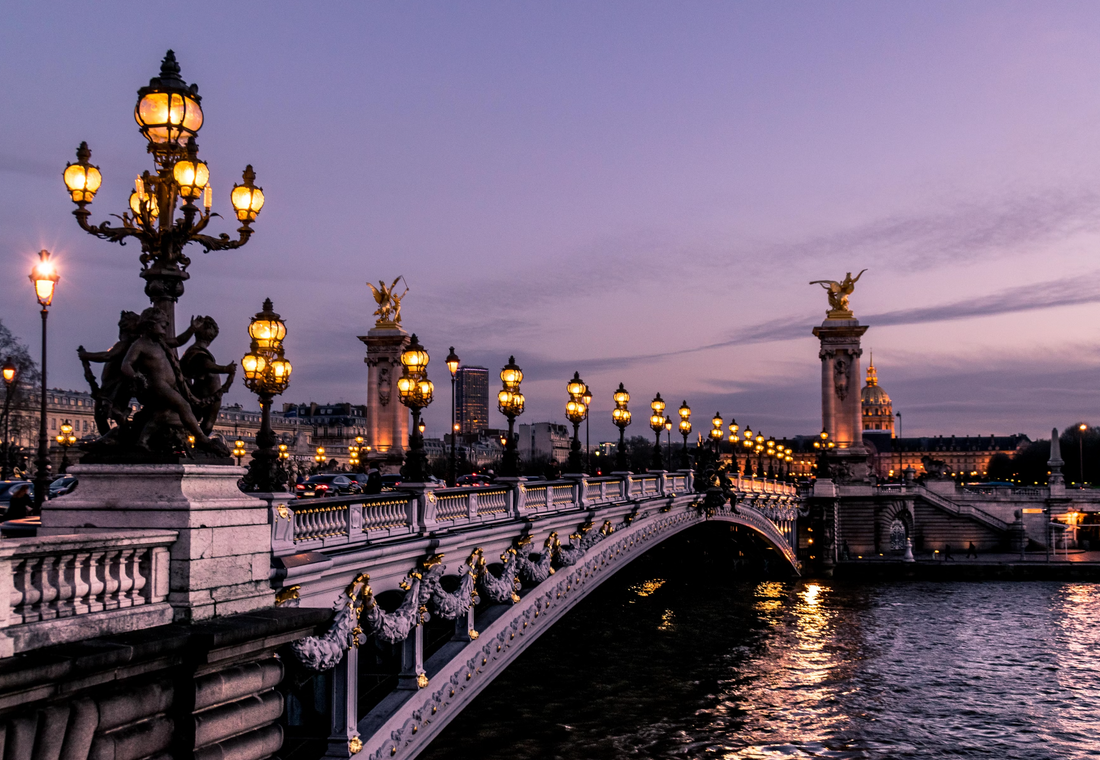 Planning a Romantic Luxury Picnic in Paris