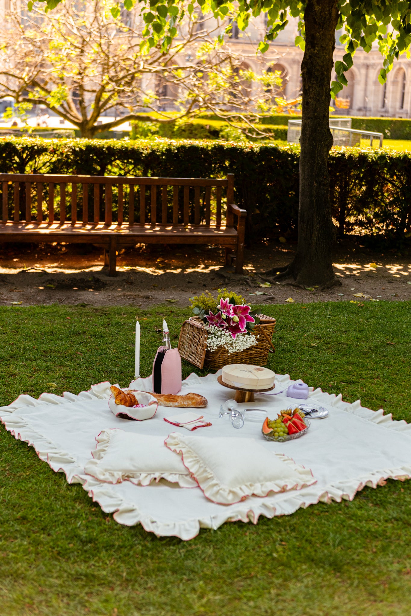 Paris Luxury Classic Picnics – Maison Petit Parc PARIS